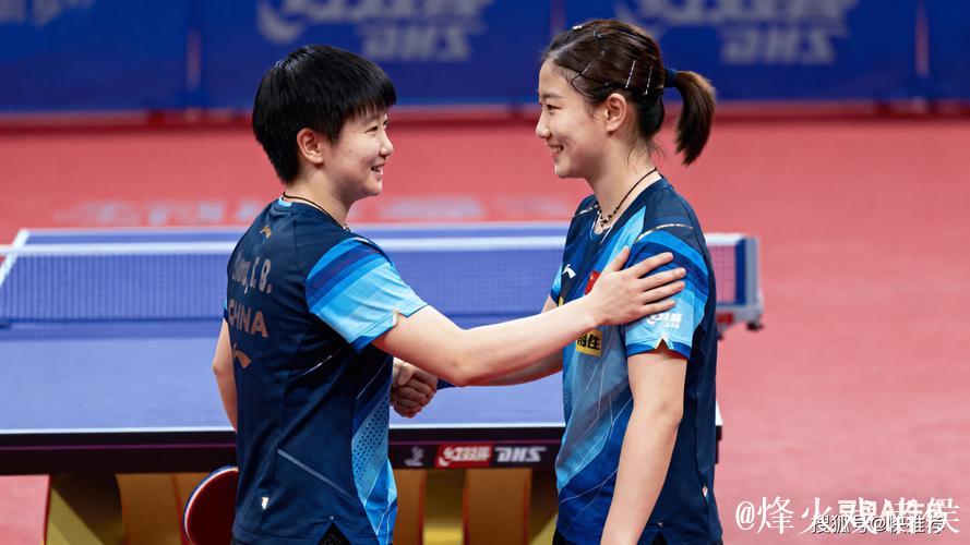 孙颖莎4-1击败王晓彤 顺利挺进十五运会女单八强 孙颖莎4-1击败王晓彤 顺利挺进十五运会女单八强